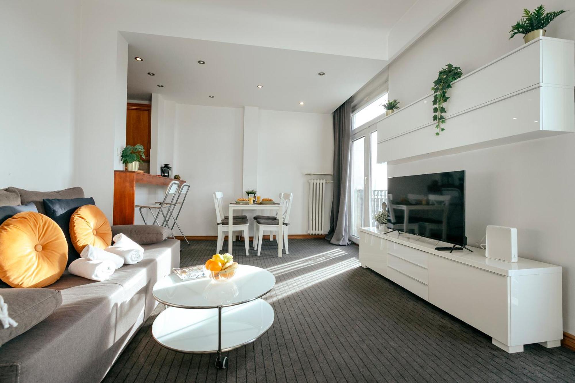 Plac Konstytucji 6 Orange - Apartament Dla 4 Osob - Bezplatny Parking - Free Parking - Piekny Widok Na Panorame Warszawy Varsóvia Exterior foto